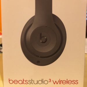 Brand New Beats 3 Studio Wireless Gray